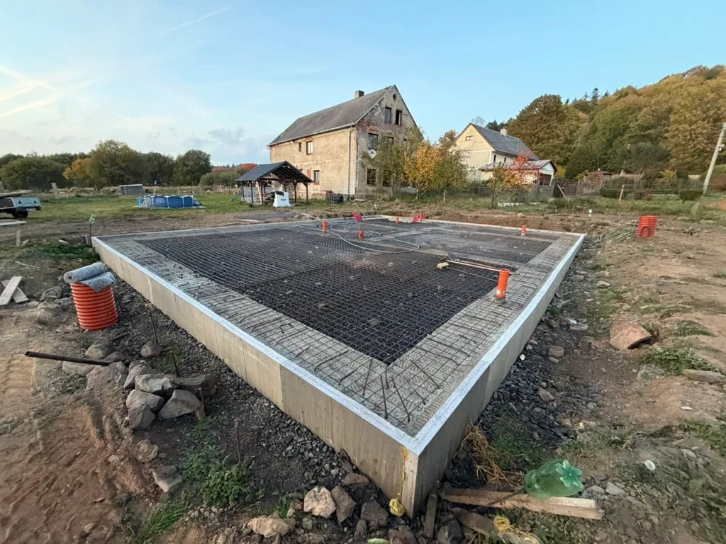 Sítě pokládáme až ke hraně seříznutého XPS.